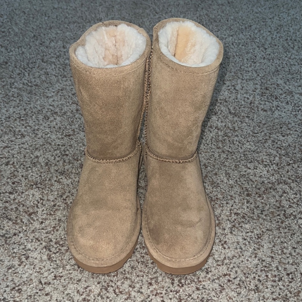 brown bearpaw boots, size 8